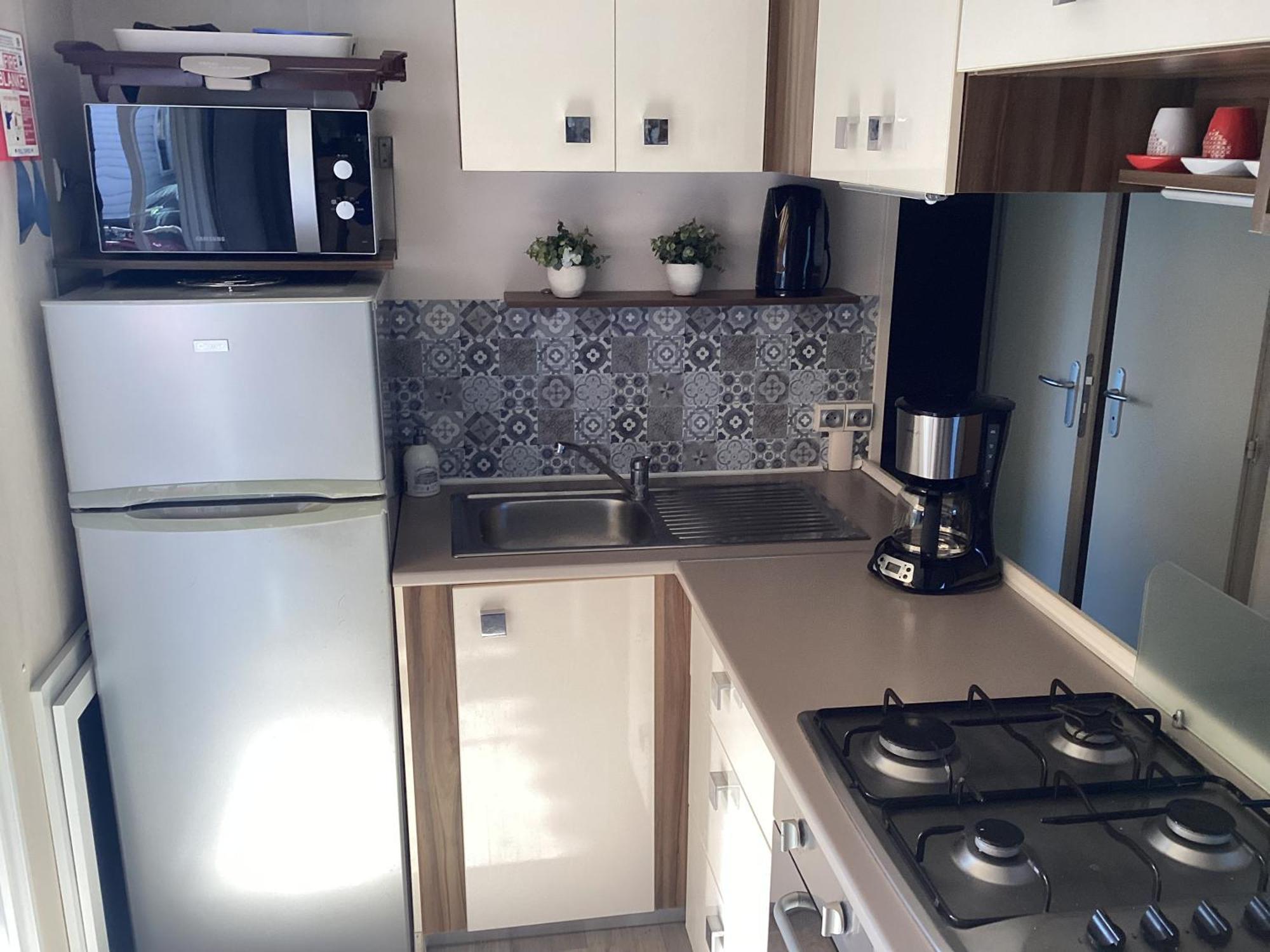 Campeggio Confort, Climatisation,linge De Lit Et De Toilette, Coffre Fort, Ventilations Au Plafond Et Wifi Possible Fréjus