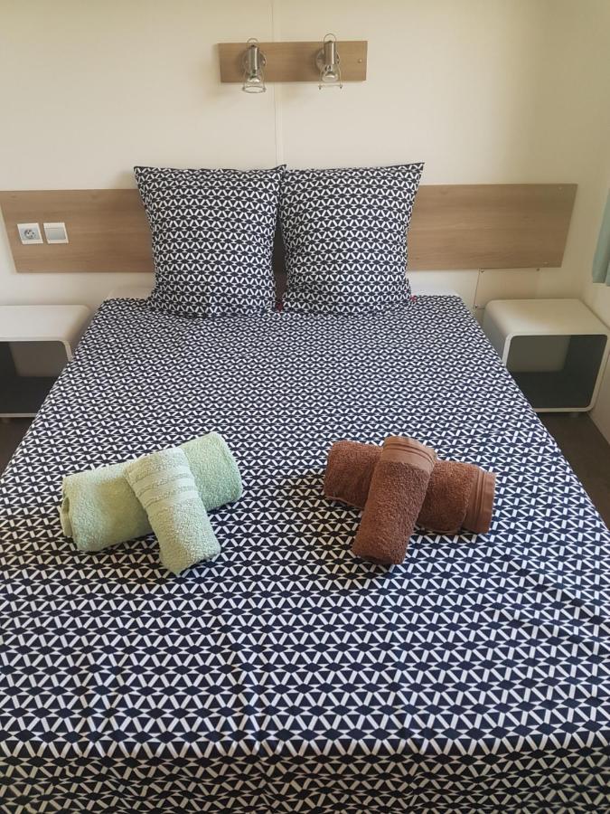 Camping Confort, Climatisation,linge De Lit Et De Toilette, Coffre Fort, Ventilations Au Plafond Et Wifi Possible