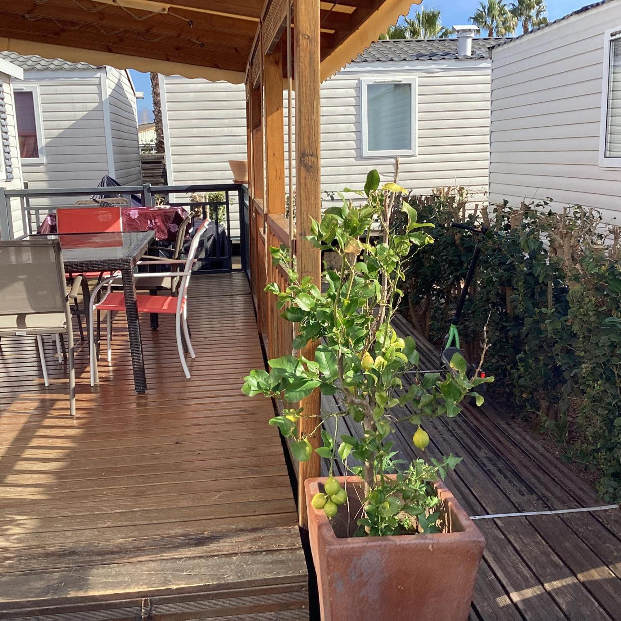 Frejus Tout Confort, Climatisation,Plus Ventilation Toutes Les Chambres, Linge De Lit Et De Toilette , Coffre Fort, Lave Vaisselle Machine A Laver Grande Terrasse Couverte Velos Et Wifi Possible Campingplatz *