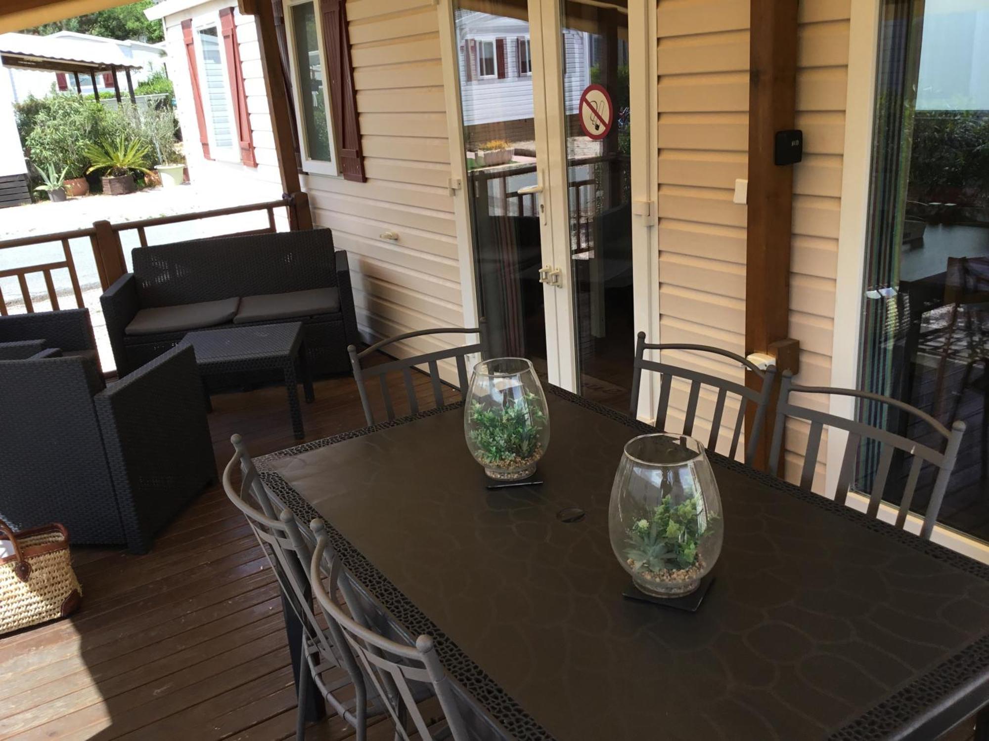 Frejus Tout Confort, Climatisation,Plus Ventilation Toutes Les Chambres, Linge De Lit Et De Toilette , Coffre Fort, Lave Vaisselle Machine A Laver Grande Terrasse Couverte Velos Et Wifi Possible Campingplatz
