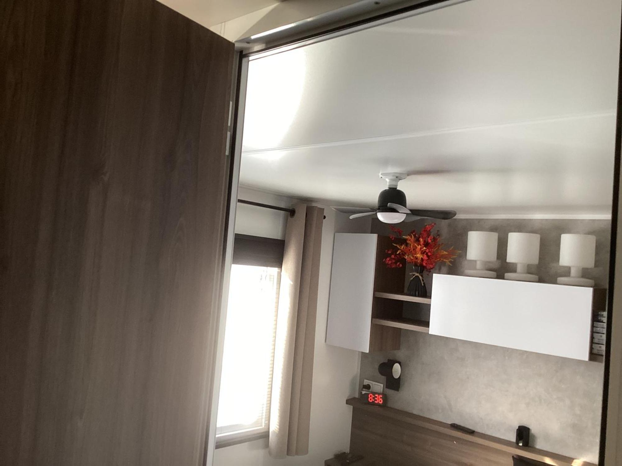 Frejus Tout Confort, Climatisation,Plus Ventilation Toutes Les Chambres, Linge De Lit Et De Toilette , Coffre Fort, Lave Vaisselle Machine A Laver Grande Terrasse Couverte Velos Et Wifi Possible *